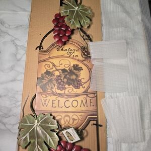 Chateau Vin Grape Welcome Wall Art